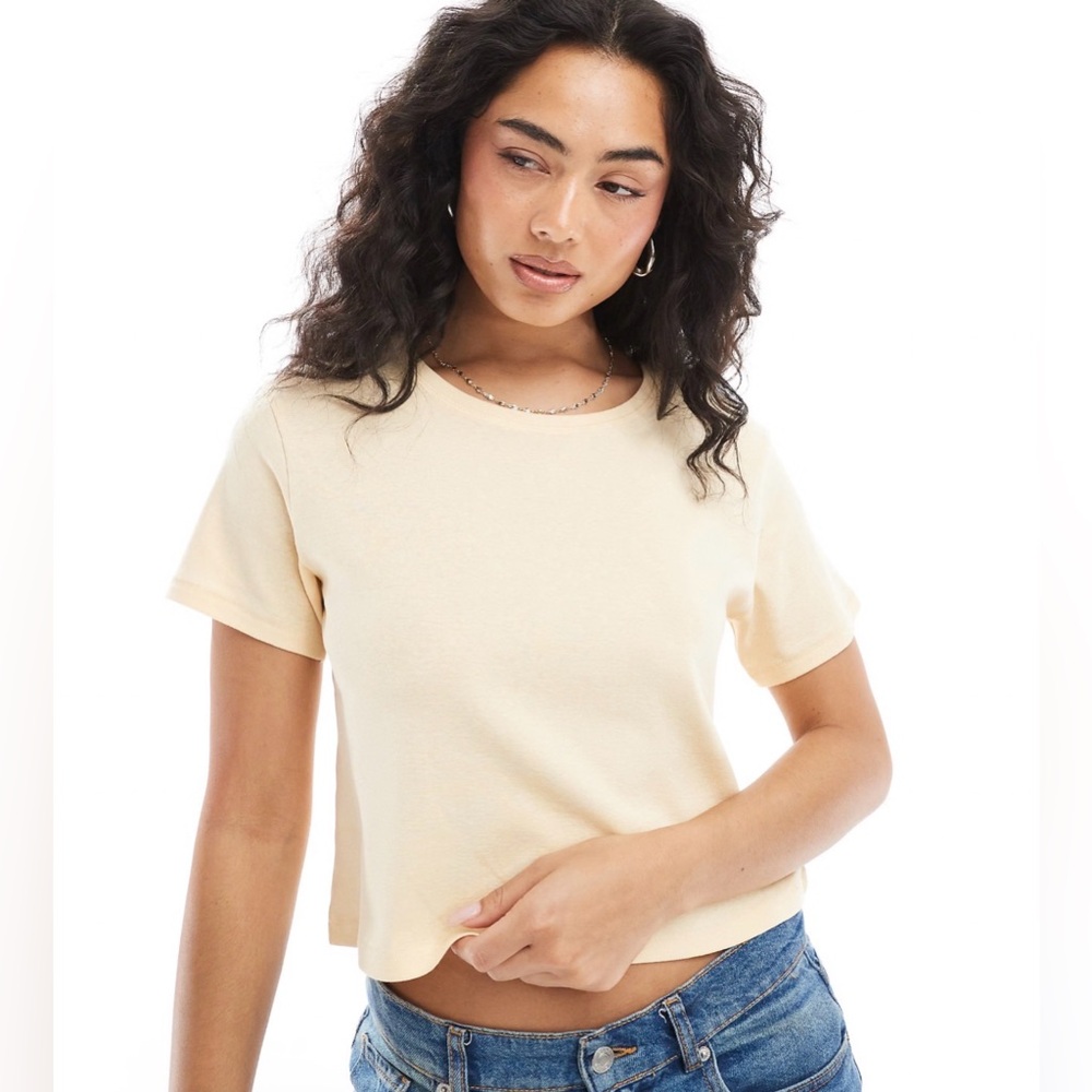 NWOT Lanston Ribbed Cropped Tee in Pale Sunshine Size L